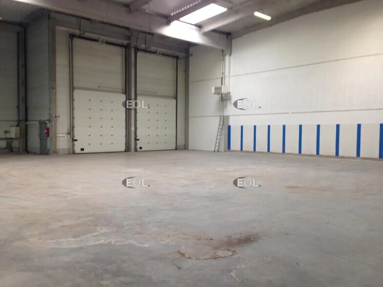 Local d’activités dans Noisy-le-Sec à louer - Photo de l’immeuble – Image 2 sur 2