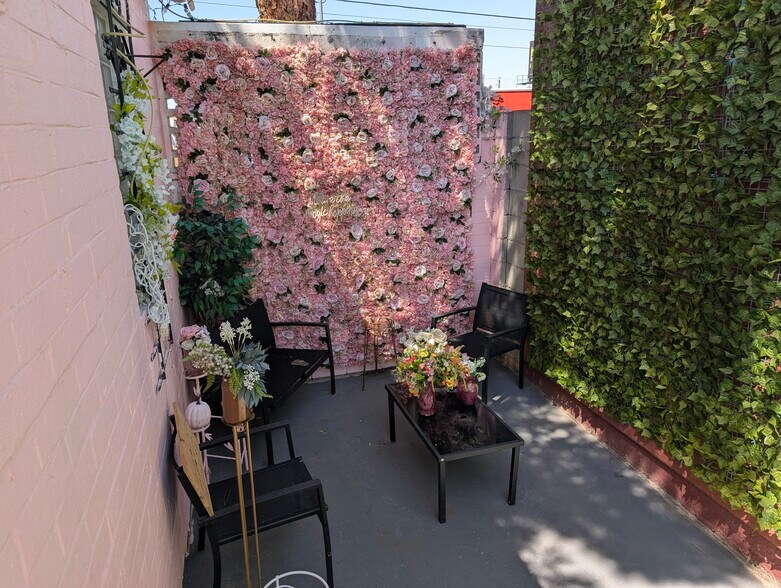 1636-1638 E Charleston Blvd, Las Vegas, NV à vendre - Photo de l’immeuble – Image 3 sur 18