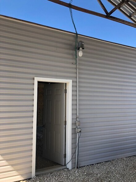 20941 Granville Rd., North Fort Myers, FL à vendre - Photo de l’immeuble – Image 3 sur 21