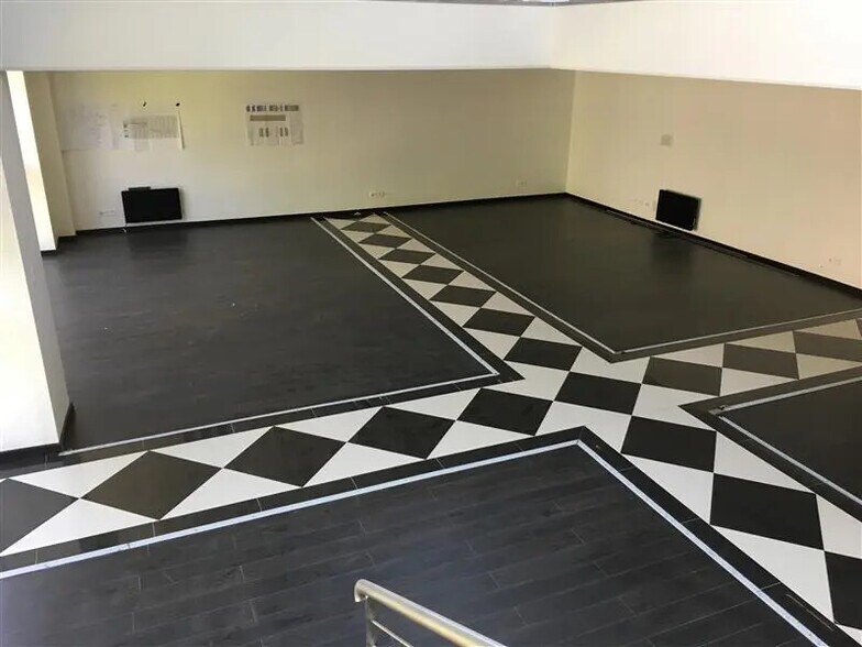 Bureau dans Torcy à louer - Photo de l’immeuble – Image 3 sur 9