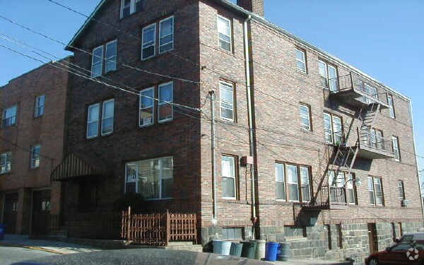6408-6410 Polk St, West New York, NJ à vendre Photo principale– Image 1 sur 3