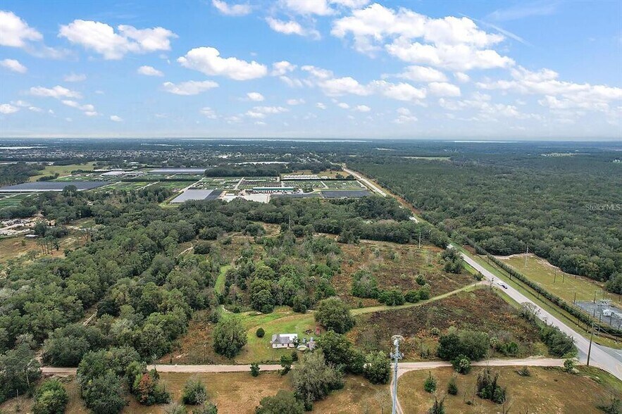 34305 Riordan Rd, Eustis, FL à vendre - Photo de l’immeuble – Image 2 sur 6