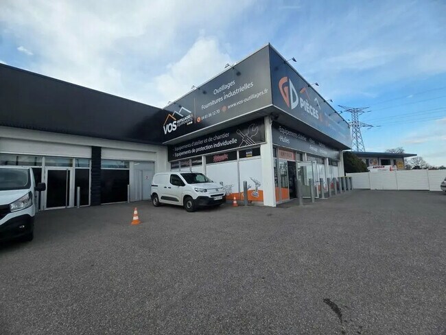 Plus de détails pour Local commercial à louer