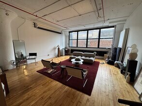 61 Greenpoint Ave, Brooklyn, NY à louer Photo intérieure– Image 2 sur 7