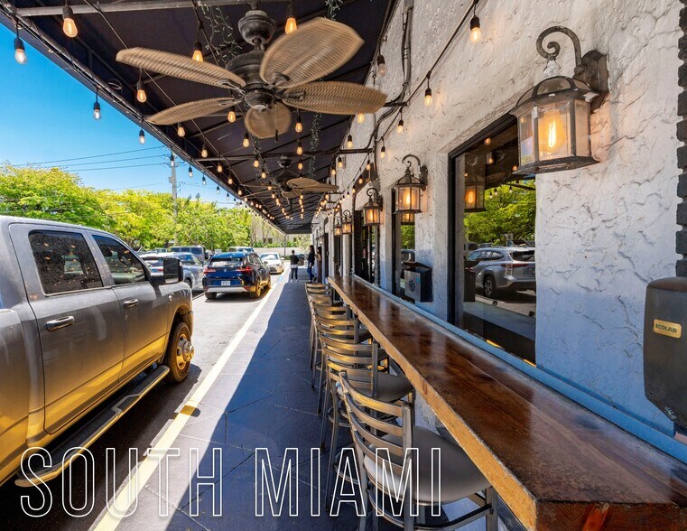 5607 SW 74th St, Miami, FL à vendre - Photo de l’immeuble – Image 2 sur 11