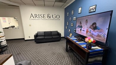 24404 S Vermont Ave, Harbor City, CA à louer Photo intérieure– Image 1 sur 13