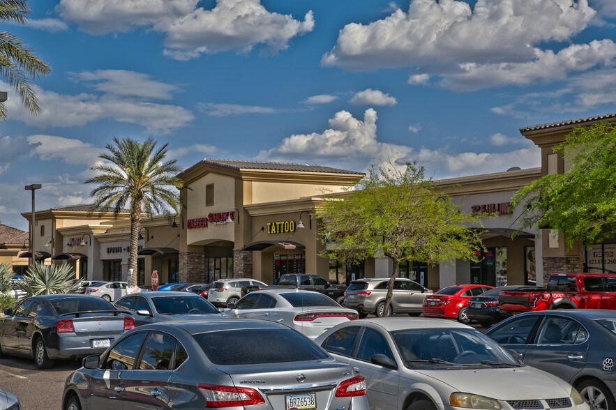 W Camelback Rd, Phoenix, AZ à louer - Photo de l’immeuble – Image 2 sur 5
