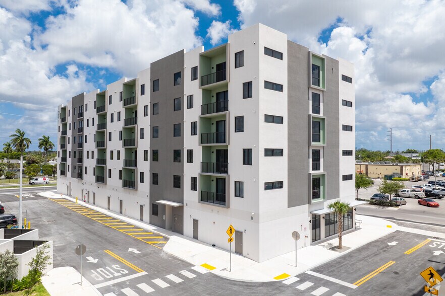 8400 NW 27th Ave, Miami, FL à louer - Photo de l’immeuble – Image 3 sur 81