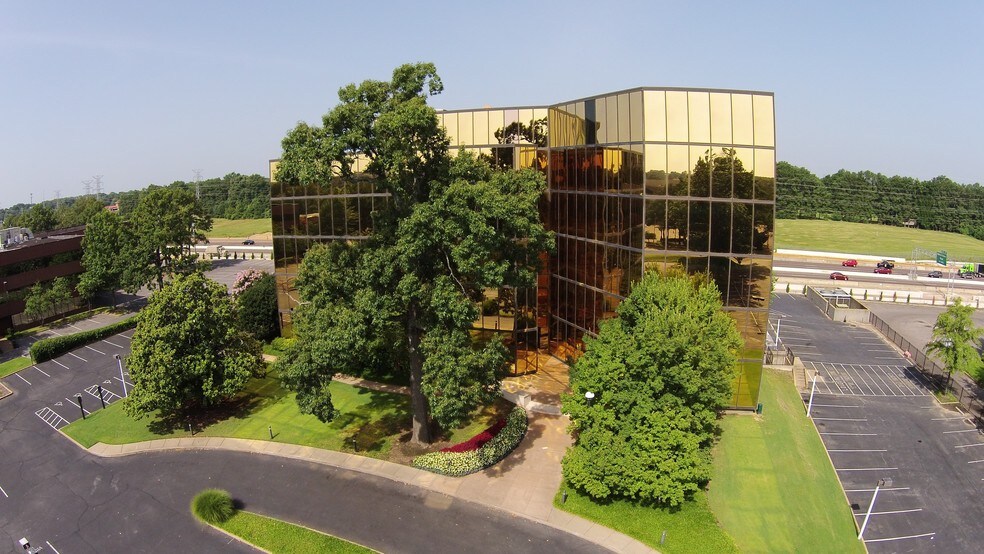 775 Ridge Lake Blvd, Memphis, TN à louer - Photo de l’immeuble – Image 2 sur 13