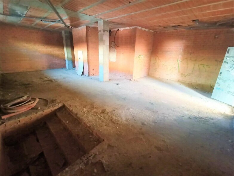 Local commercial dans Cáceres, Cáceres à louer - Photo de l’immeuble – Image 2 sur 4