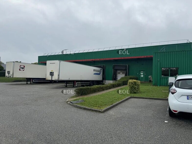 Industriel/Logistique dans Plaisir à louer - Photo de l’immeuble – Image 2 sur 26