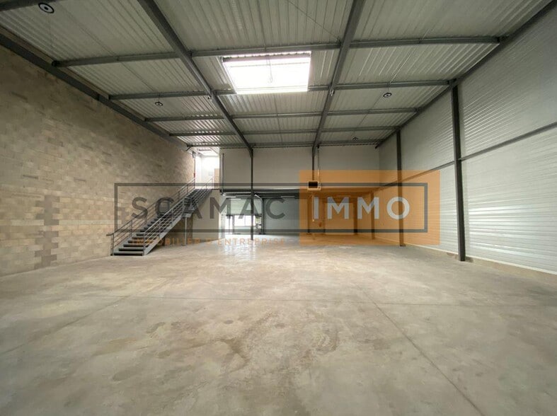 Industriel/Logistique dans Aulnay-sous-Bois à louer - Photo de l’immeuble – Image 2 sur 7