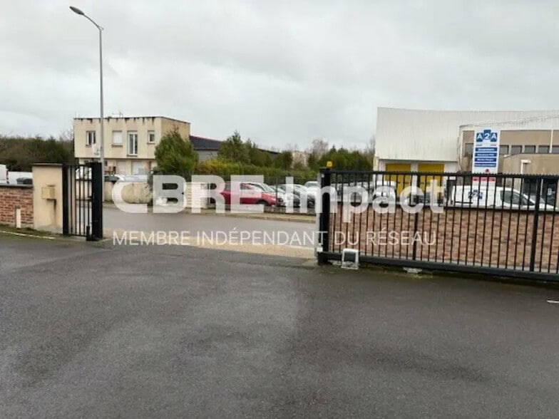 Industriel/Logistique dans Bezannes à louer - Photo de l’immeuble – Image 3 sur 9