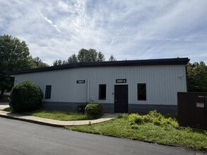 3865 Sweeten Creek Rd, Arden, NC à louer Photo de l’immeuble– Image 1 sur 2