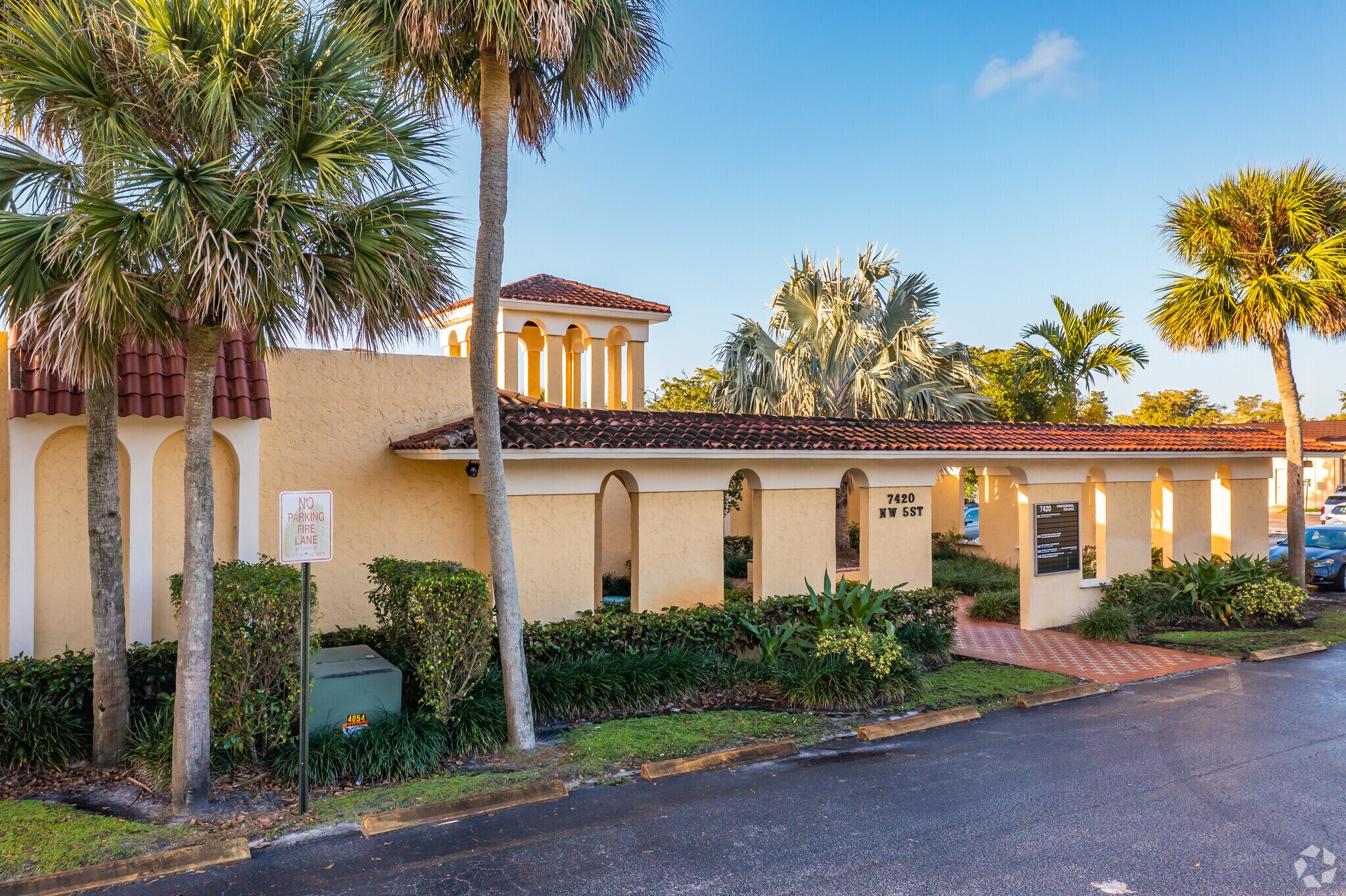 7420 NW 5th St, Plantation, FL à louer Photo principale– Image 1 sur 8