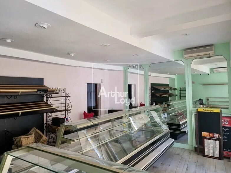 Local d'activités dans Brétigny-sur-Orge à vendre - Photo de l’immeuble – Image 2 sur 3