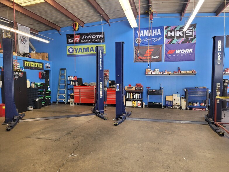 2364 Auto Park Way, Escondido, CA à louer - Photo de l’immeuble – Image 3 sur 16