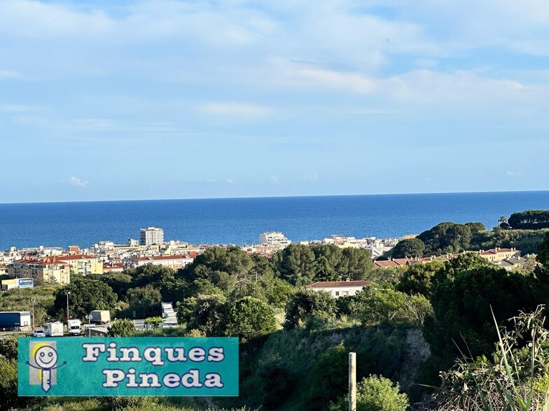 Terrain dans Pineda de Mar, Barcelona à vendre - Photo de l’immeuble – Image 2 sur 5