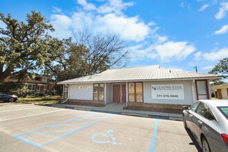 105 W Camphor Ave, Foley, AL à louer Photo de l’immeuble– Image 1 sur 12