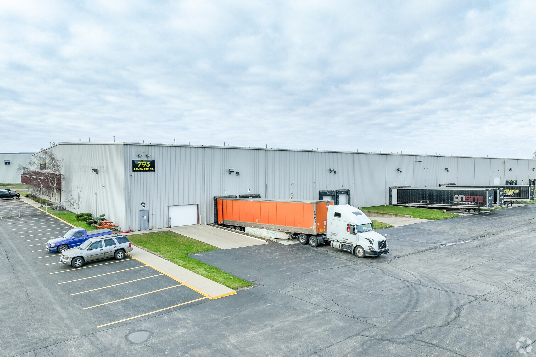 795 Landmark Dr, Belvidere, IL à vendre Photo principale– Image 1 sur 7
