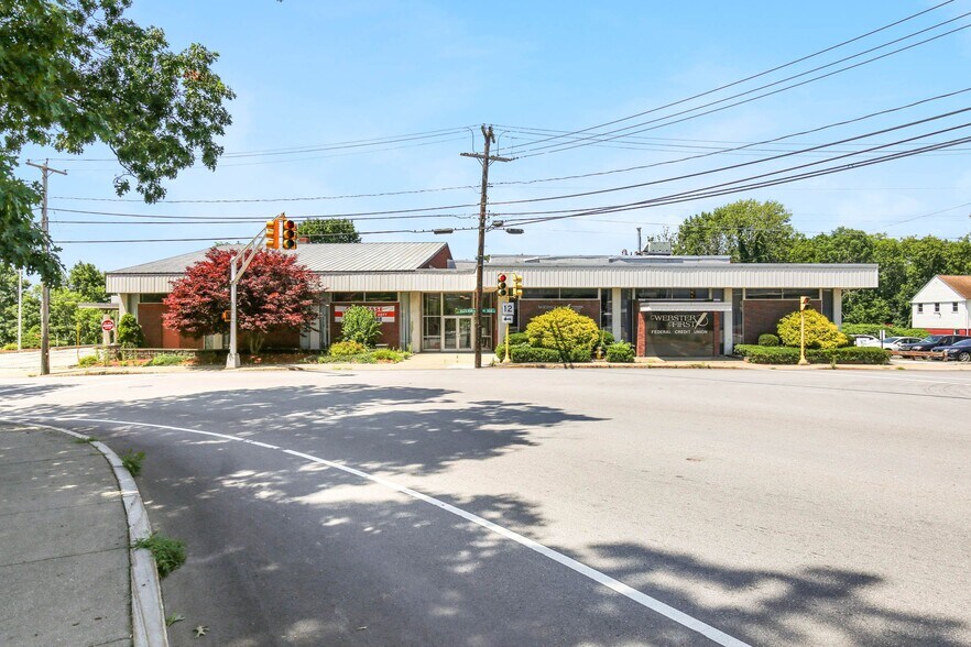 1 N Main St, Webster, MA à louer - Photo de l’immeuble – Image 2 sur 26