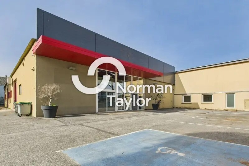 Local d’activités dans Perpignan à louer - Photo de l’immeuble – Image 2 sur 11