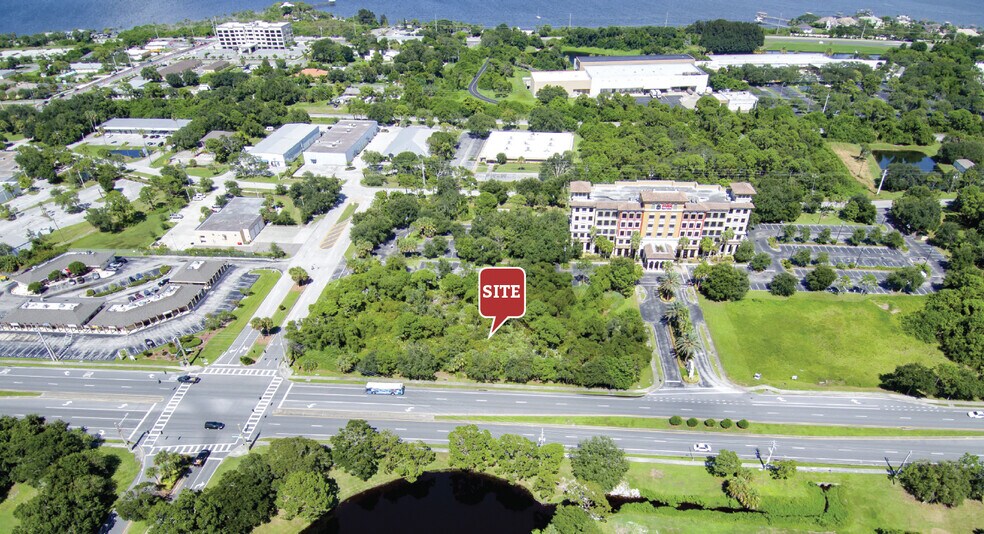 6905-6933 N. Wickham rd, Melbourne, FL à vendre - Photo de l’immeuble – Image 3 sur 4