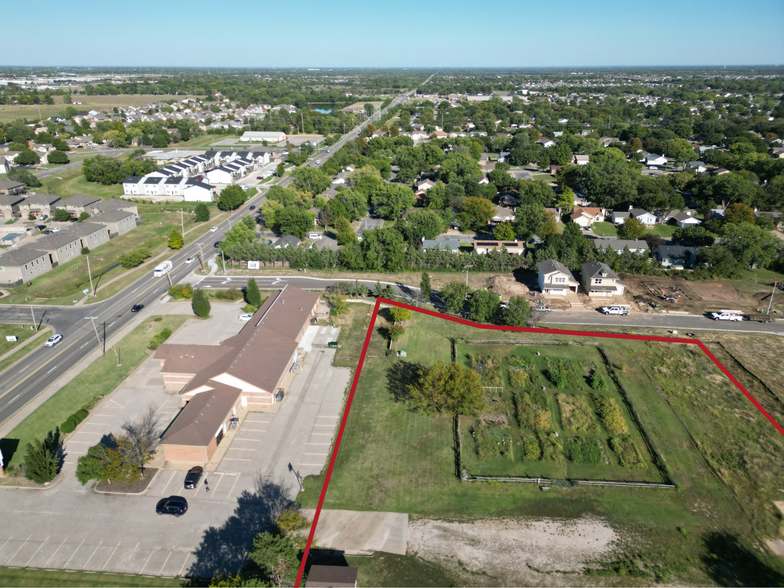9999 E Harry St, Wichita, KS à vendre - Photo de l’immeuble – Image 3 sur 6