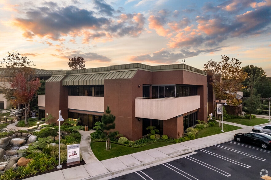 23430 Hawthorne Blvd, Torrance, CA à louer - Photo principale – Image 3 sur 27
