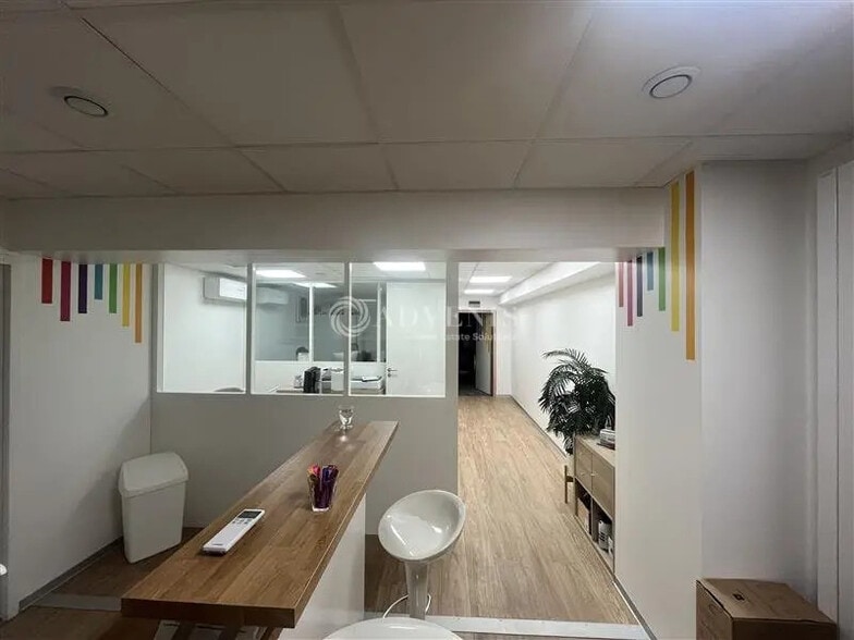 Bureau dans Paris à louer - Photo de l’immeuble – Image 1 sur 8