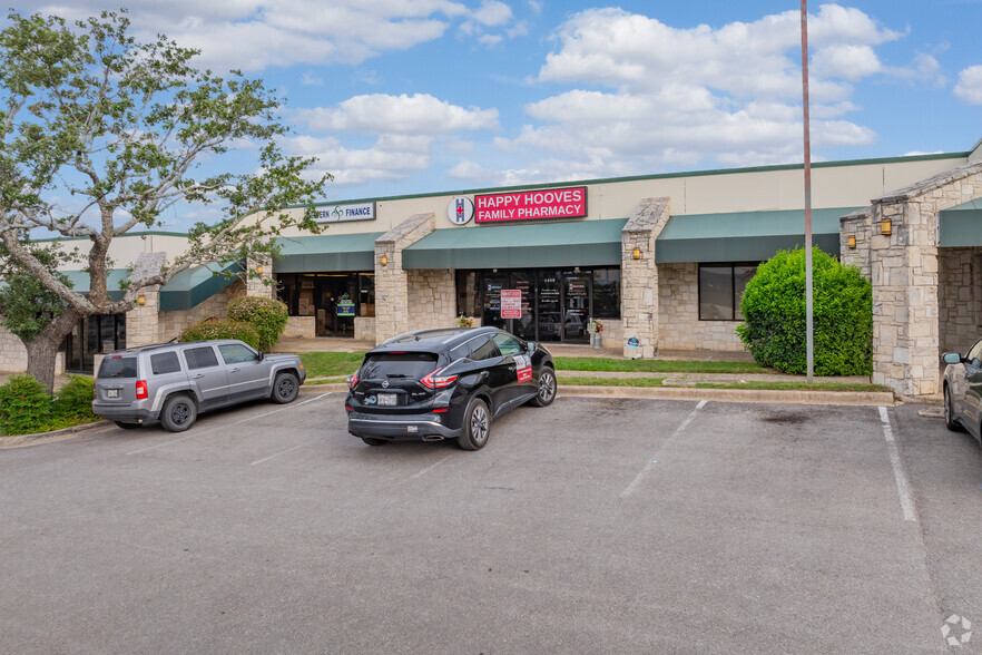 1400-1460 Sidney Baker St, Kerrville, TX à louer - Photo de l’immeuble – Image 2 sur 20