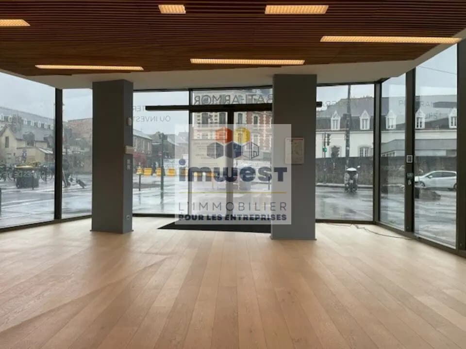 Local commercial dans Rennes à louer Photo de l’immeuble– Image 1 sur 5