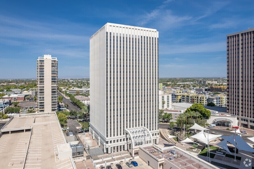 3838 N Central Ave, Phoenix, AZ à louer - Photo de l’immeuble – Image 2 sur 7