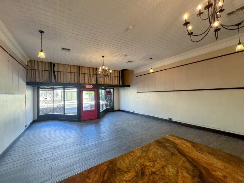 114 N 5th St, Alpine, TX à vendre - Photo intérieure – Image 2 sur 29