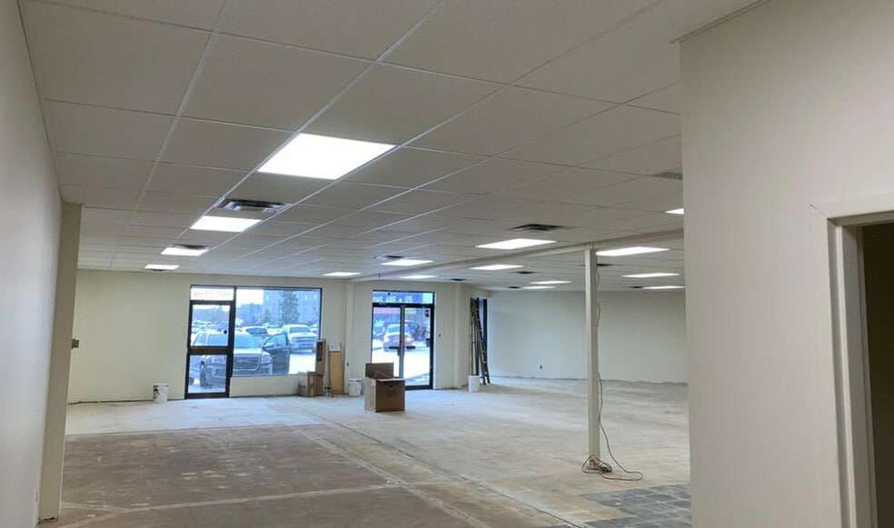 16630 109th Ave NW, Edmonton, AB à louer - Photo intérieure – Image 2 sur 5