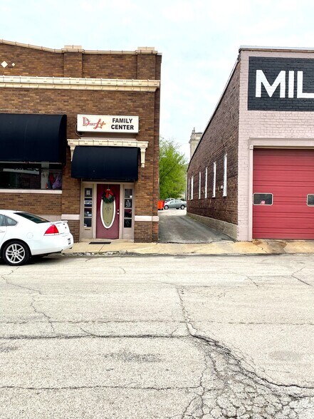 307 6th St, Charleston, IL à vendre - Photo de l’immeuble – Image 2 sur 13