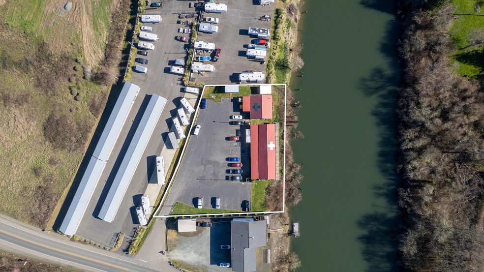 751 Riverside Dr, Coquille, OR à vendre - Photo de l’immeuble – Image 3 sur 28