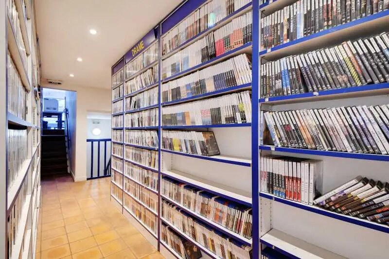 34 Place Henri Neveu, Colombes à vendre - Photo de l’immeuble – Image 3 sur 14