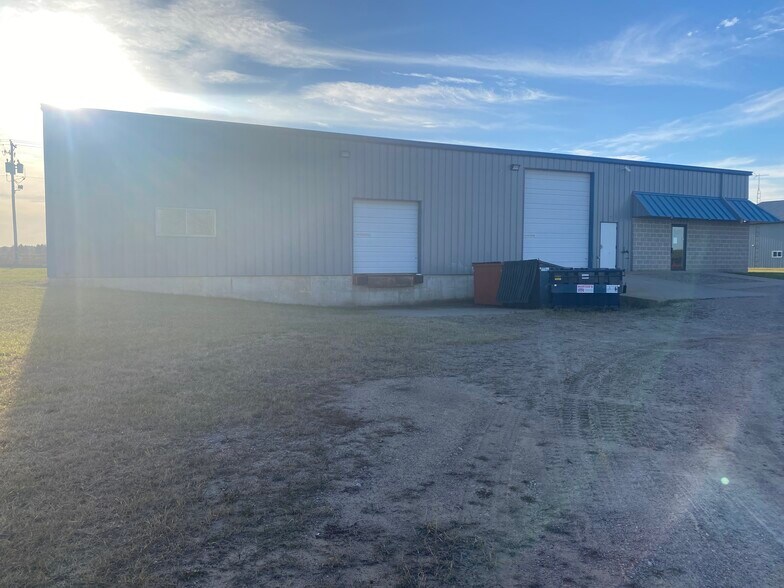 411 Lorry St, Amherst, WI à vendre - Photo de l’immeuble – Image 2 sur 26
