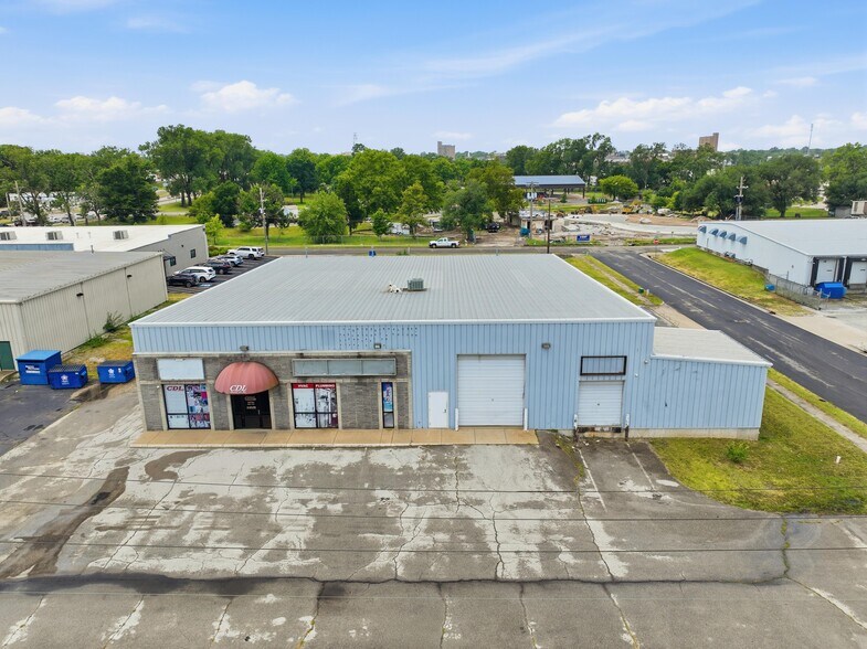 602 S Michigan Ave, Joplin, MO à louer - Photo de l’immeuble – Image 1 sur 35