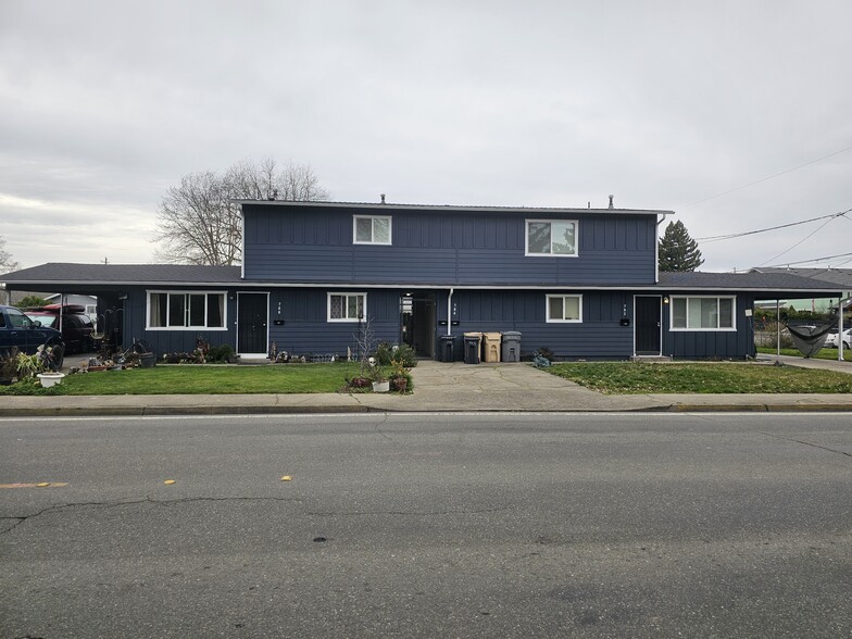 702 SE 9th St, Grants Pass, OR à vendre - Photo de l’immeuble – Image 2 sur 17