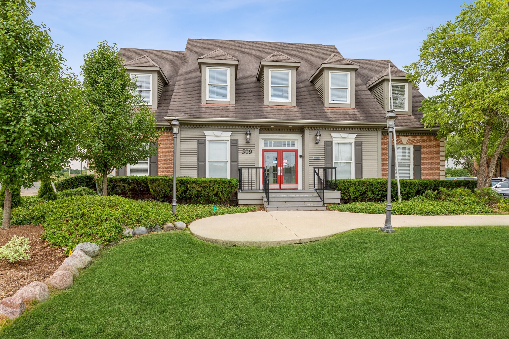 509 W Old Northwest Highway, Barrington, IL à louer Photo de l’immeuble– Image 1 sur 6