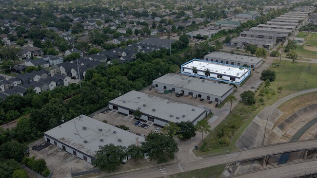 Plus de détails pour 3548-3564 W TC Jester Blvd, Houston, TX - Local d'activités à louer