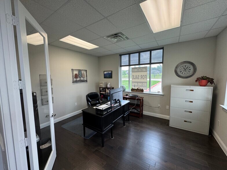 1402 S Custer Rd, McKinney, TX à vendre - Photo intérieure – Image 3 sur 11