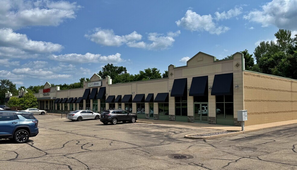 330 E Main St, Rockton, IL à louer - Photo de l’immeuble – Image 1 sur 12