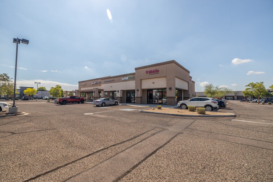 5803 W Northern Ave, Glendale, AZ à louer - Photo de l’immeuble – Image 3 sur 8