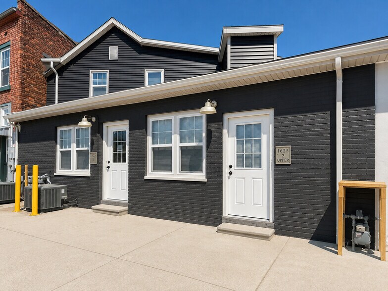 1625 Pine Grove Ave, Port Huron, MI à vendre - Photo de l’immeuble – Image 3 sur 14