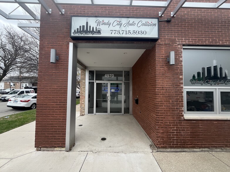 4970 N Elston Ave, Chicago, IL à louer - Photo de l’immeuble – Image 2 sur 6