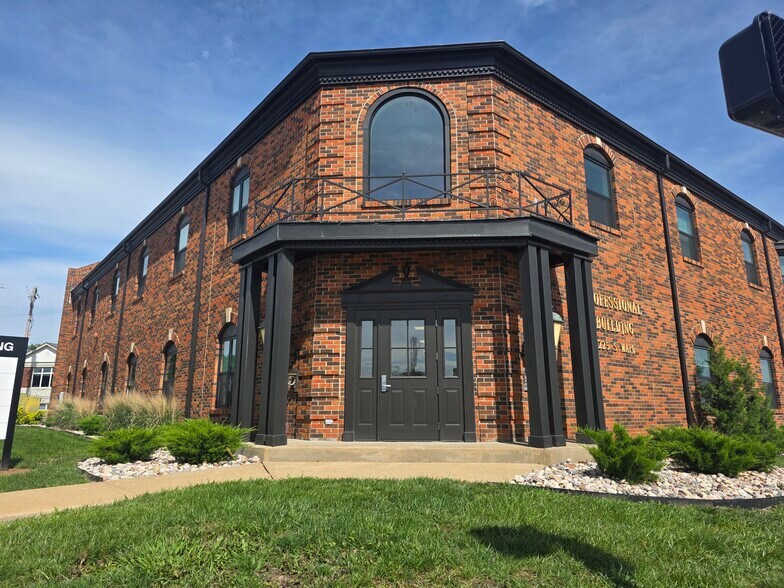 225 S Main St, O'Fallon, MO à louer - Photo de l’immeuble – Image 2 sur 9