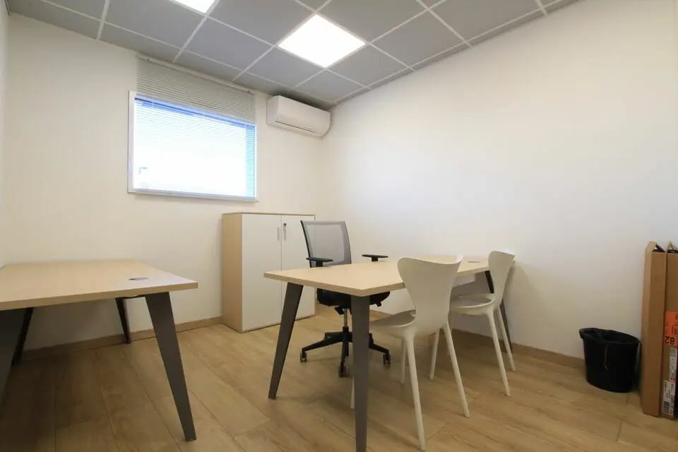 Bureau dans Saint-Just à louer Photo intérieure– Image 1 sur 7